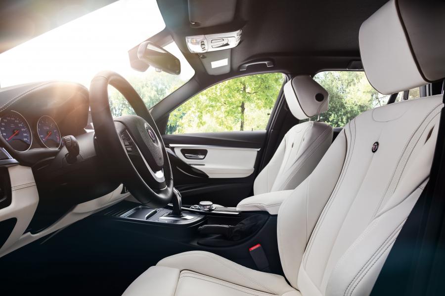 Интерьер Alpina B3 Bi-Turbo Touring Allrad 2015 года  (WW) (фото 5 из 10)